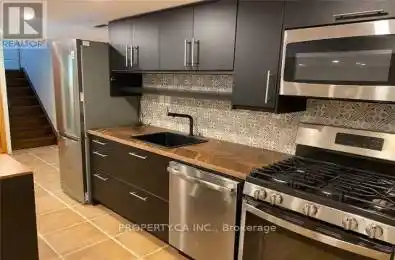 300 East Avenue Unit# Lower Toronto (Rouge) Ontario M1C2W4