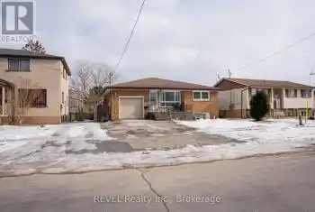 61 Commercial Street, Welland (773 - Lincoln/Crowland), Ontario L3B2P3, 5 Bedrooms Bedrooms, ,2 BathroomsBathrooms,All Houses,For Sale,Commercial,X11959913