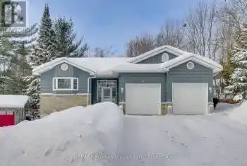 17 Knotty Pine Trail, Huntsville (Chaffey), Ontario P1H1S9, 3 Bedrooms Bedrooms, ,3 BathroomsBathrooms,All Houses,For Sale,Knotty Pine,X11954859