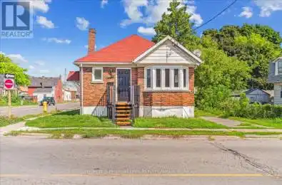 32 Olive Avenue Oshawa (Central) Ontario L1H2N8