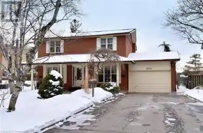 2361 POPLAR Crescent Mississauga Ontario L5J4H2