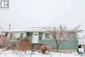 297 Vine Street, St. Catharines (446 - Fairview), Ontario L2M4T4, 2 Bedrooms Bedrooms, ,2 BathroomsBathrooms,All Houses,For Sale,Vine,X11970968