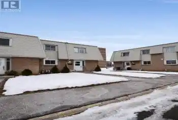 17 Old Pine Trail Unit# 112, St. Catharines (444 - Carlton/Bunting), Ontario L2M6P9, 3 Bedrooms Bedrooms, ,2 BathroomsBathrooms,All Houses,For Sale,Old Pine,X11971282