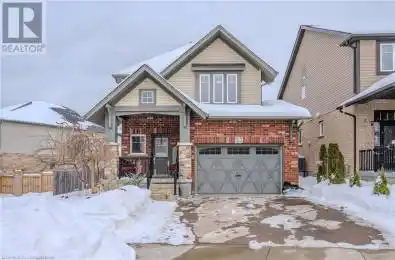 561 ISAIAH Crescent Kitchener Ontario N2E0E6