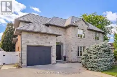 12 Gosling Road Vaughan (Maple) Ontario L6A1E2