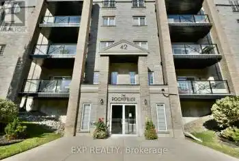 42 Ferndale Drive Unit# 101, Barrie (Ardagh), Ontario L4N2M5, 3 Bedrooms Bedrooms, ,2 BathroomsBathrooms,Condo,For Sale,Ferndale,S11979231