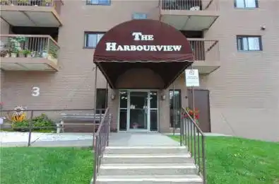 3 APPLE Street Unit# 810 Brockville Ontario K6V 4X5