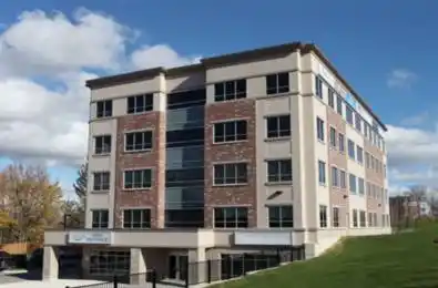 11 Lakeside Terrace Unit# 105 Barrie Ontario L4M 0H9