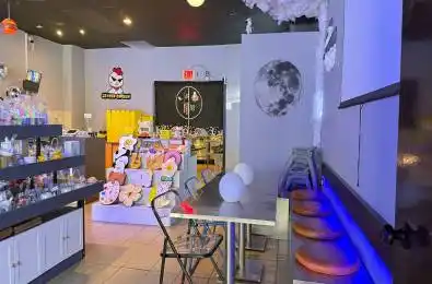 2539 Eglinton Avenue Toronto W03 Ontario M6M 1T2