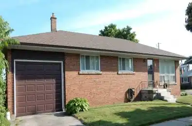 33 Warnica Avenue Toronto W08 Ontario M8Z 1Z5