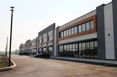 175 Melvin Robson Avenue Unit# 15 Aurora Ontario L4G 3G4