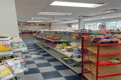 2 Quaker Village Drive Uxbridge Ontario L9P 1A1