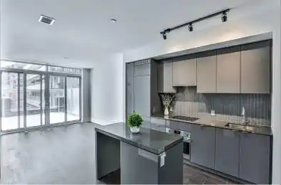 7 Grenville Street Unit# 715 Toronto C01 Ontario M4Y 0E9