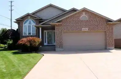 8292 Feren Drive Niagara Falls Ontario L2H 3M9