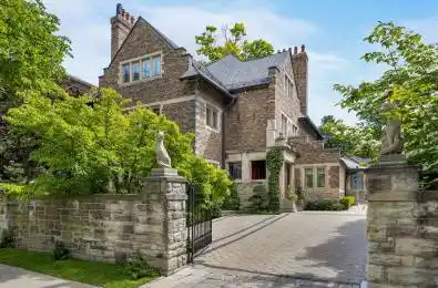 5 Thornwood Road Toronto C09 Ontario M4W 2R8