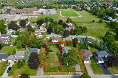 900&904 Parklane Avenue Oshawa Ontario L1G 1N8