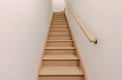 1085 Douglas Mccurdy Common Unit# 216 Mississauga Ontario L5G 4B1