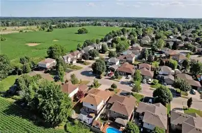 183 Alderlea Avenue Hamilton Ontario L0R 1W0