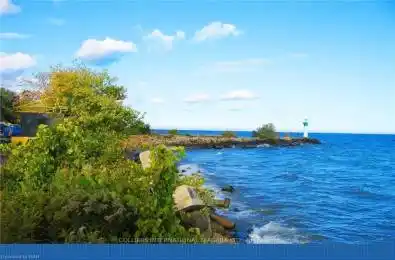 467, 469, 471 Maple Avenue Grimsby Ontario L3M 3C2