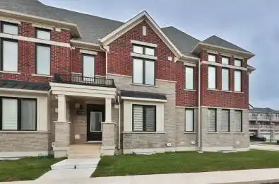 9 Crown Gate Oakville Ontario L6M 0W8