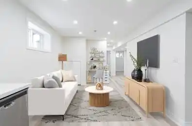 18 Louise Lane Unit# Lower Orillia Ontario L3V 7W1