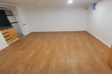 746 Coxwell Avenue Unit# #5 Toronto E03 Ontario M4C 3C5