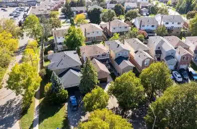 1665 Tawnberry Street Pickering Ontario L1X 2B4