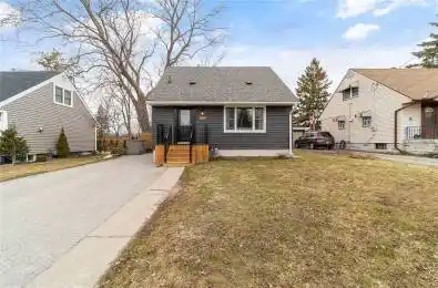 102 Gunn Street Barrie Ontario L4M 2H5