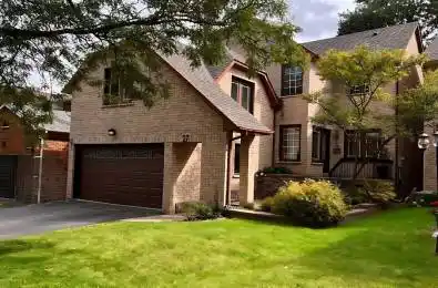 27 Murdock Avenue Aurora Ontario L4G 5E7