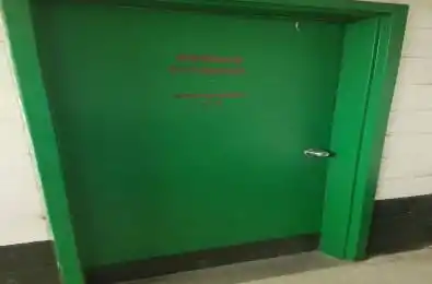 393 King Street Unit# Locker D2 Toronto C01 Ontario M5V 3G8