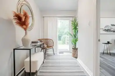 1094 Eastmount Avenue Mississauga Ontario L5E 1Z4