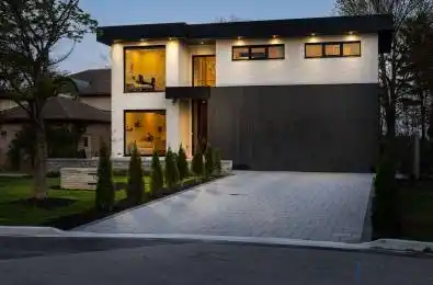 10 Haida Court Toronto E10 Ontario M1C 3L1