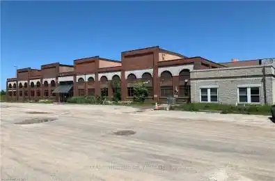 4300 STANLEY Avenue Niagara Falls Ontario L2E 4Z4