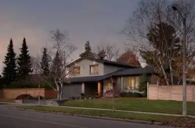 134 Fairwood Place Burlington Ontario L7T 4B6