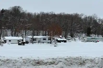 1028 Crabbe Lane Dysart et al Ontario K0M 1S0