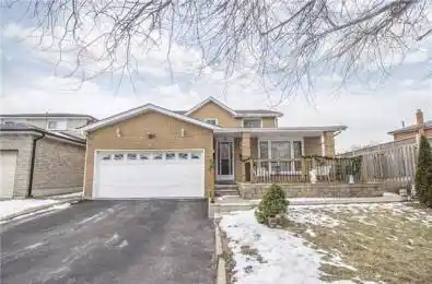2 Hampstead Court Markham Ontario L3R 3S7