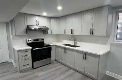 33 Bluffwood Crescent Brampton Ontario L6P 2P3