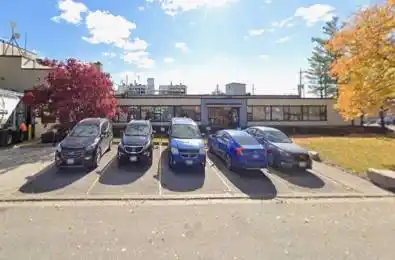 1 Hafis Road Toronto W04 Ontario M6M 2V6