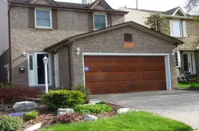 1524 Woodruff Crescent Pickering Ontario L1V 3S6