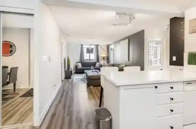 3888 Duke Of York Boulevard Unit# 933 Mississauga Ontario L5B 4P5