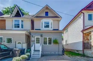 174 Coxwell Avenue Toronto E01 Ontario M4L 3B2