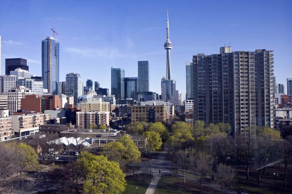 Condos for rent under $2100/mo in Toronto